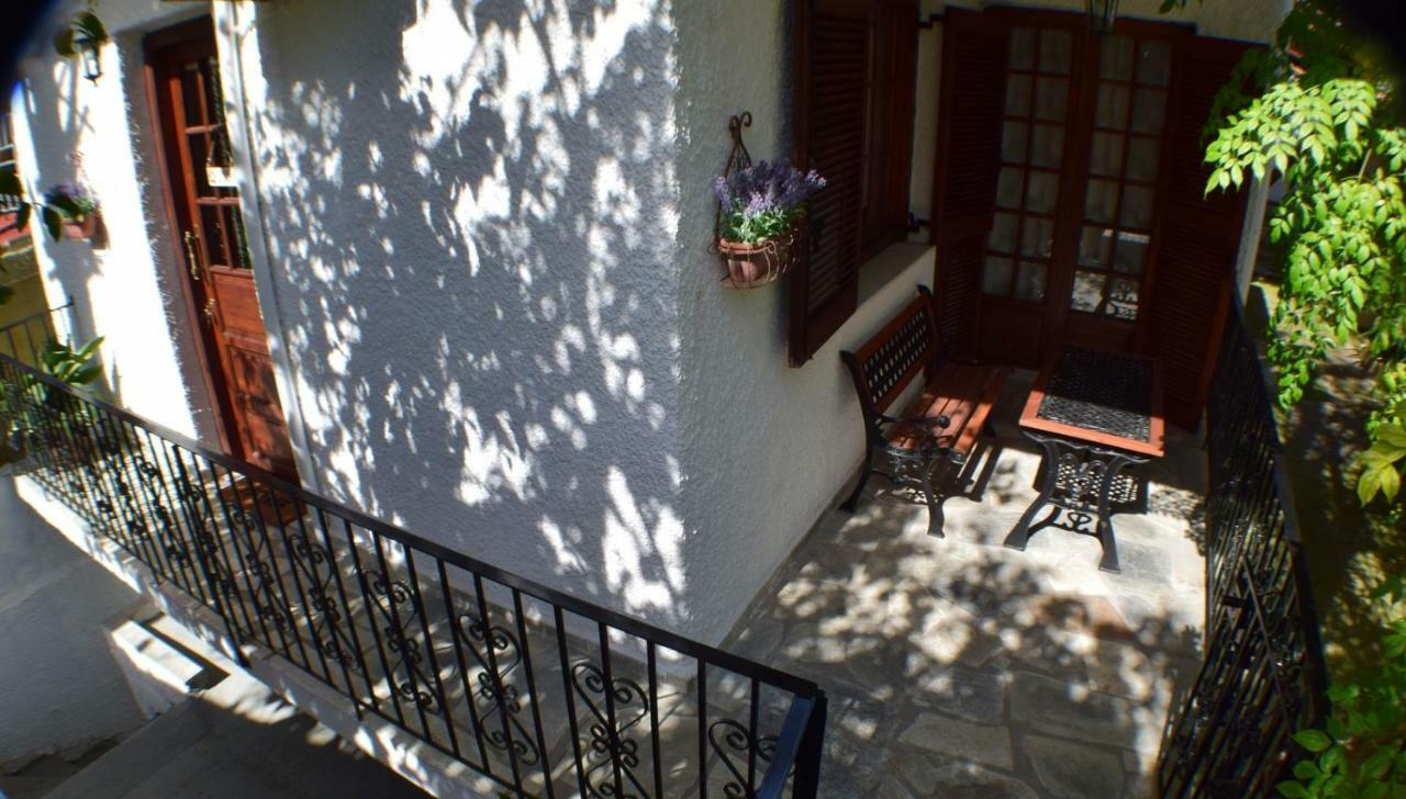 House Inside Garden Apartment Volos Ngoại thất bức ảnh