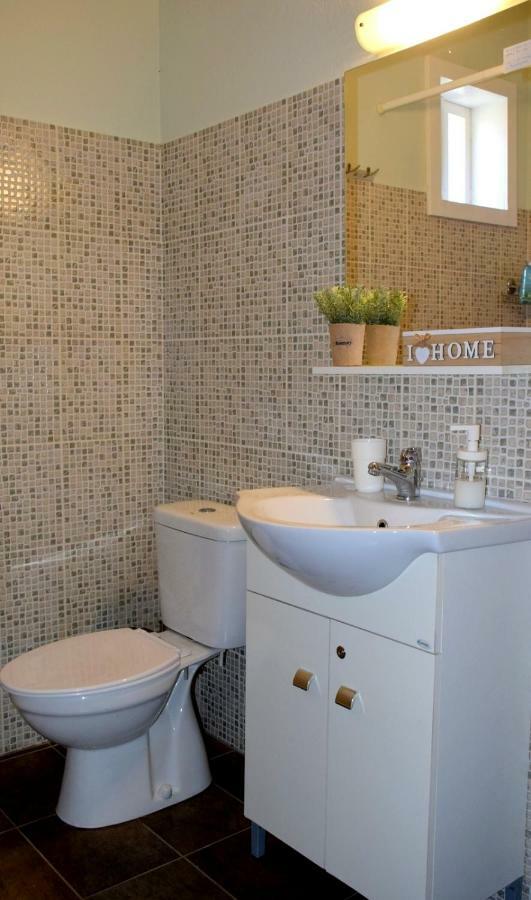 House Inside Garden Apartment Volos Ngoại thất bức ảnh