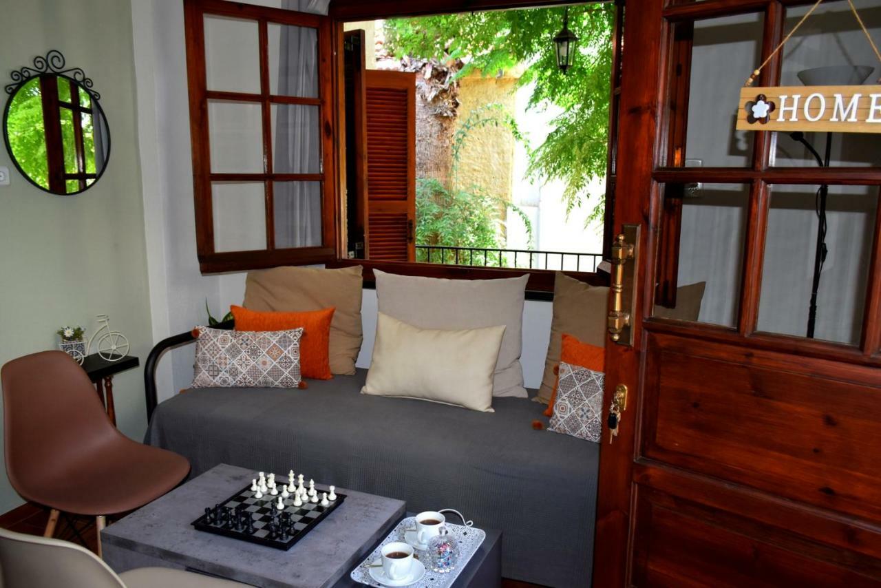 House Inside Garden Apartment Volos Ngoại thất bức ảnh