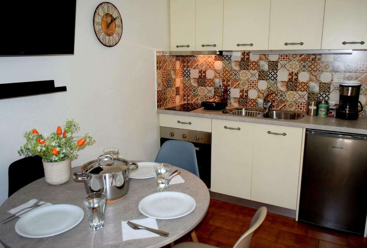 House Inside Garden Apartment Volos Ngoại thất bức ảnh