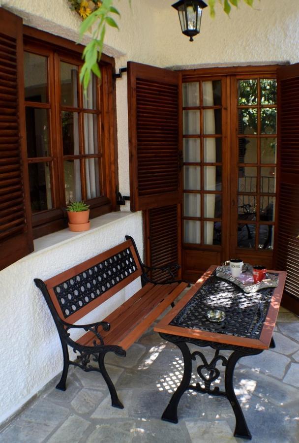 House Inside Garden Apartment Volos Ngoại thất bức ảnh