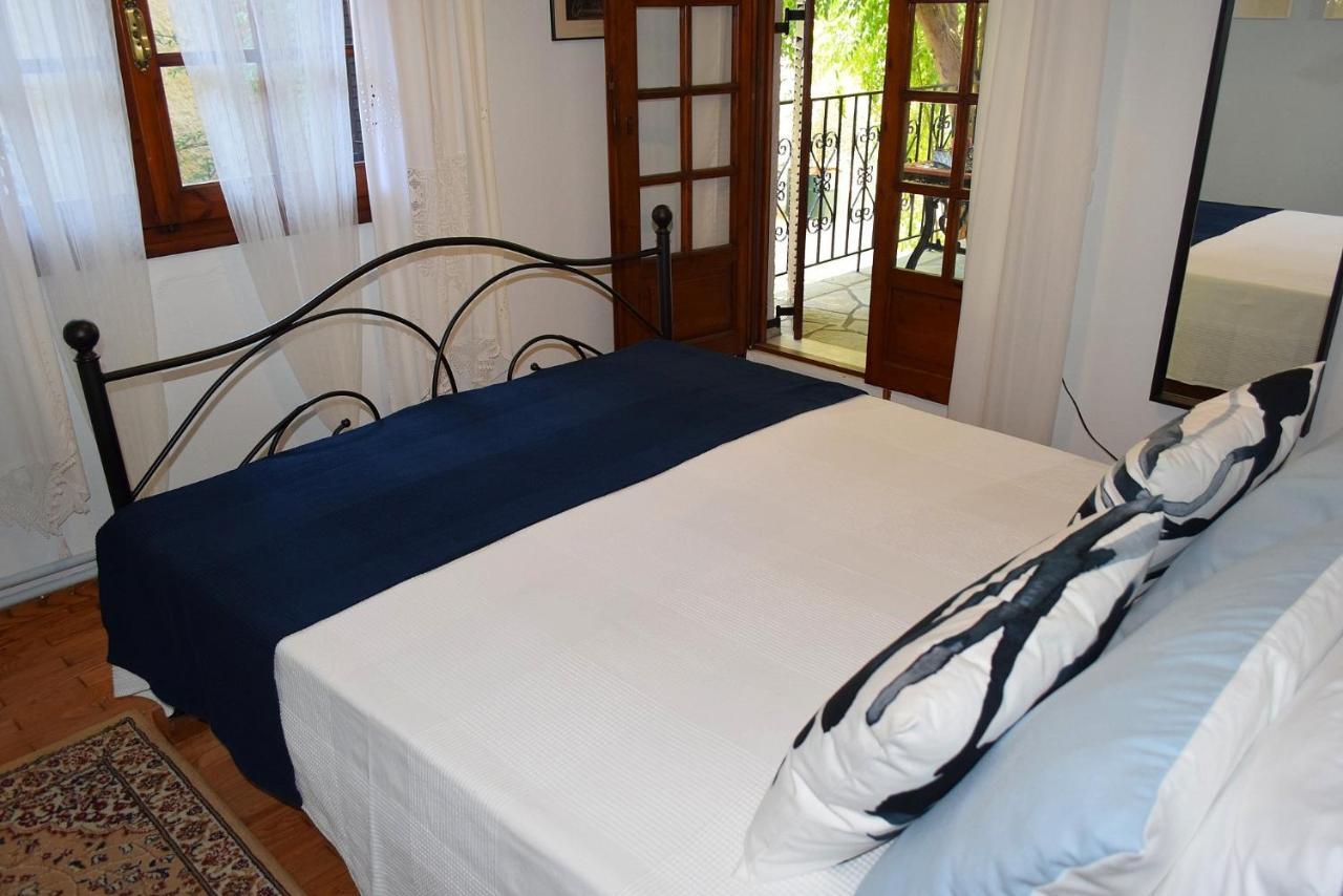 House Inside Garden Apartment Volos Ngoại thất bức ảnh