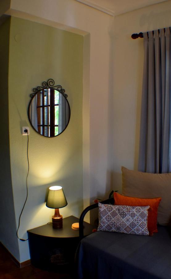 House Inside Garden Apartment Volos Ngoại thất bức ảnh