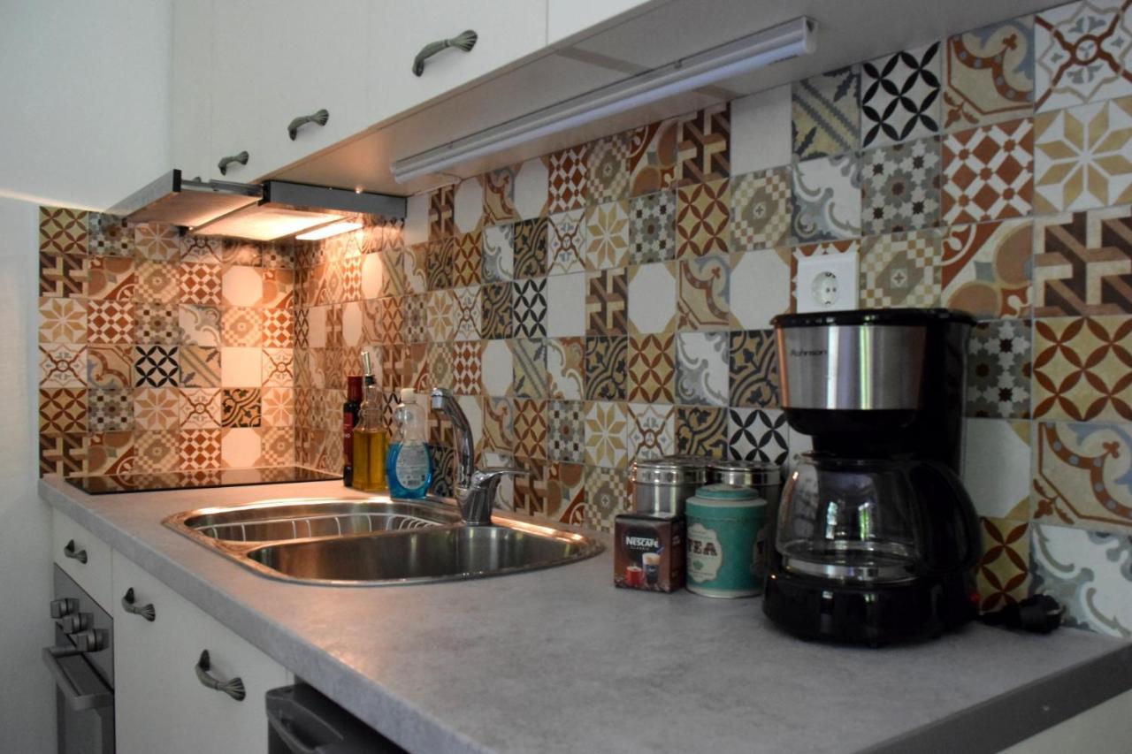 House Inside Garden Apartment Volos Ngoại thất bức ảnh